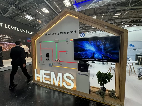 Smart Energy Monitoring: Real-time Data-driven Energy Management Innovation Smart Energy Monitoring: Real-time Data-driven Energy Management Innovation